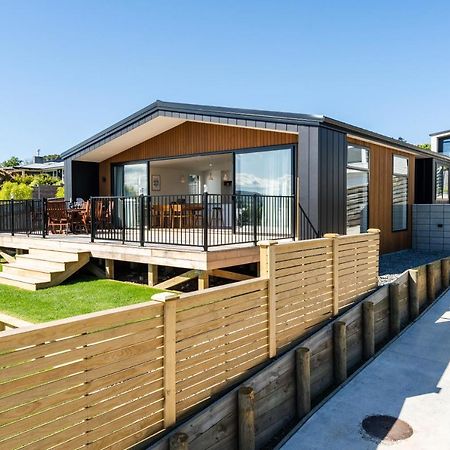 Lakeview Terrace - Taupo Holiday Home ภายนอก รูปภาพ