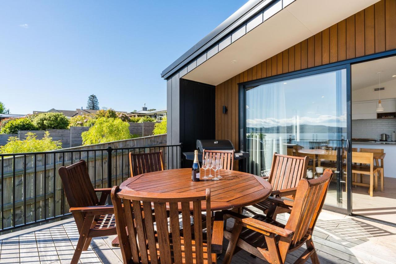 Lakeview Terrace - Taupo Holiday Home ภายนอก รูปภาพ